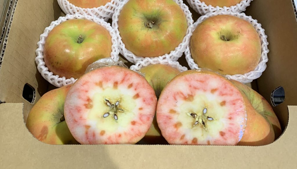 通販限定！？長野県の農家が作った中まで赤いりんご「ムーンルージュ」を食べてみたい！