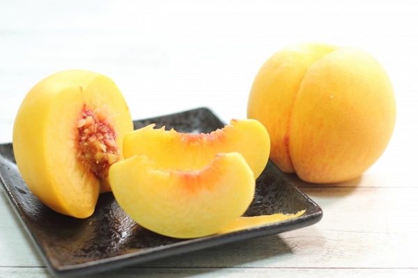 黄桃は白桃から誕生したって本当？まるでマンゴーな黄金桃の魅力にせまる