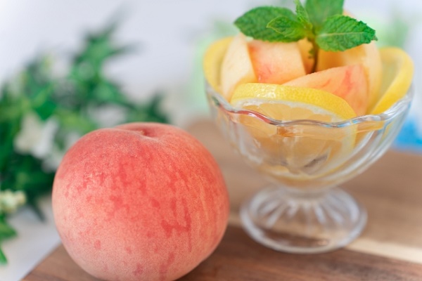 桃を使った料理の人気レシピを紹介！スイーツはもちろんサラダやスープにも！