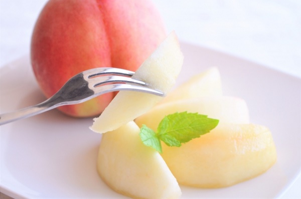 桃のコンポートは簡単で美味しい！