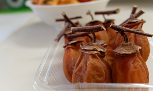 市田柿の値段は100g500円程度