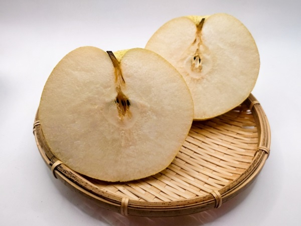 梨を皮ごと食べるならよく洗ってから食べよう